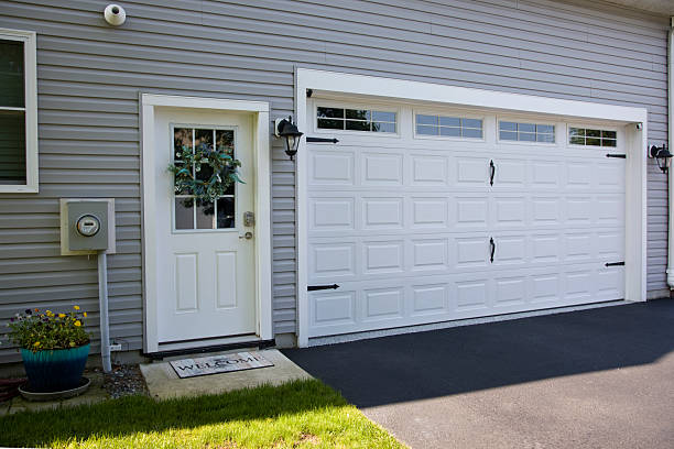 24/7 Emergency Garage Door Panel Replacement experts in Weston, NJ